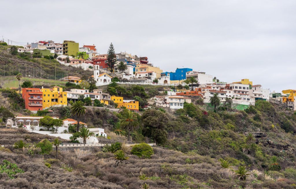 Qué ver en Icod de los Vinos: guía breve para recorrer sus calles y secretos 1 Descubre qué ver en Icod de los Vinos, Tenerife. Desde el Drago Milenario canario hasta el tubo volcánico, explora los mejores lugares del norte de Tenerife